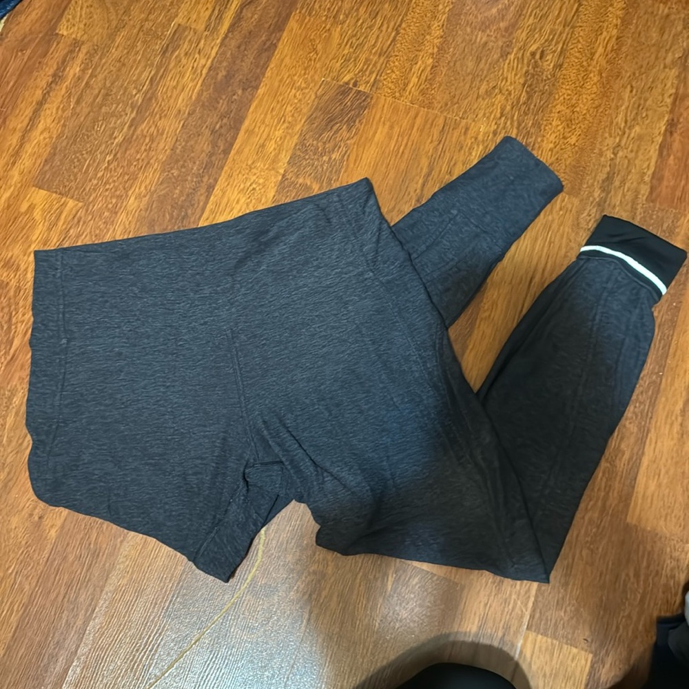 Lululemon leggings size 10